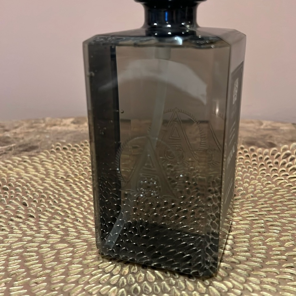Antica Farmacista TARMAC Rivet Collection Hand & Body Wash - Picture 5 of 6